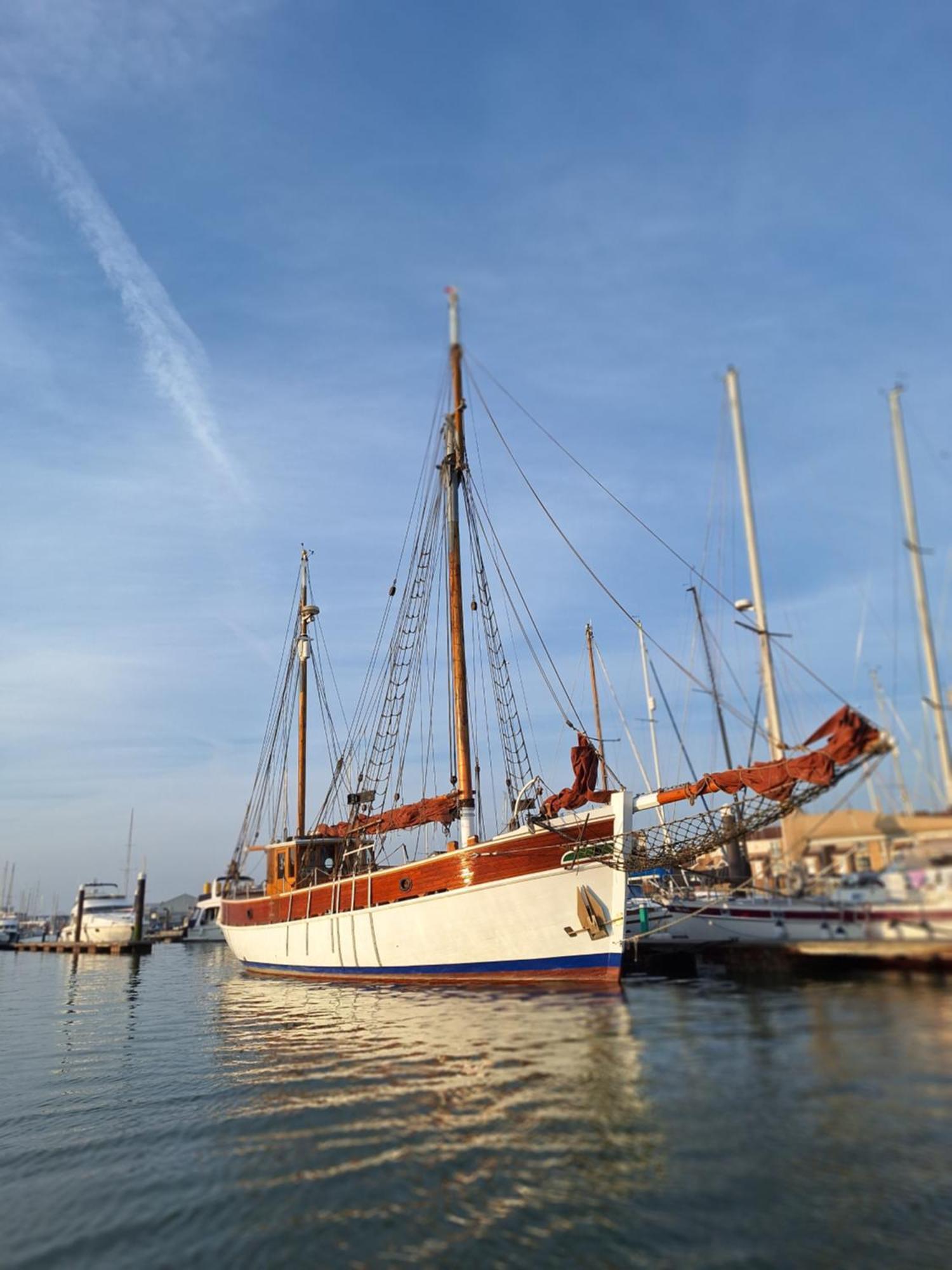 Historic Wooden Ship 'Ursula' Otel East Cowes Dış mekan fotoğraf