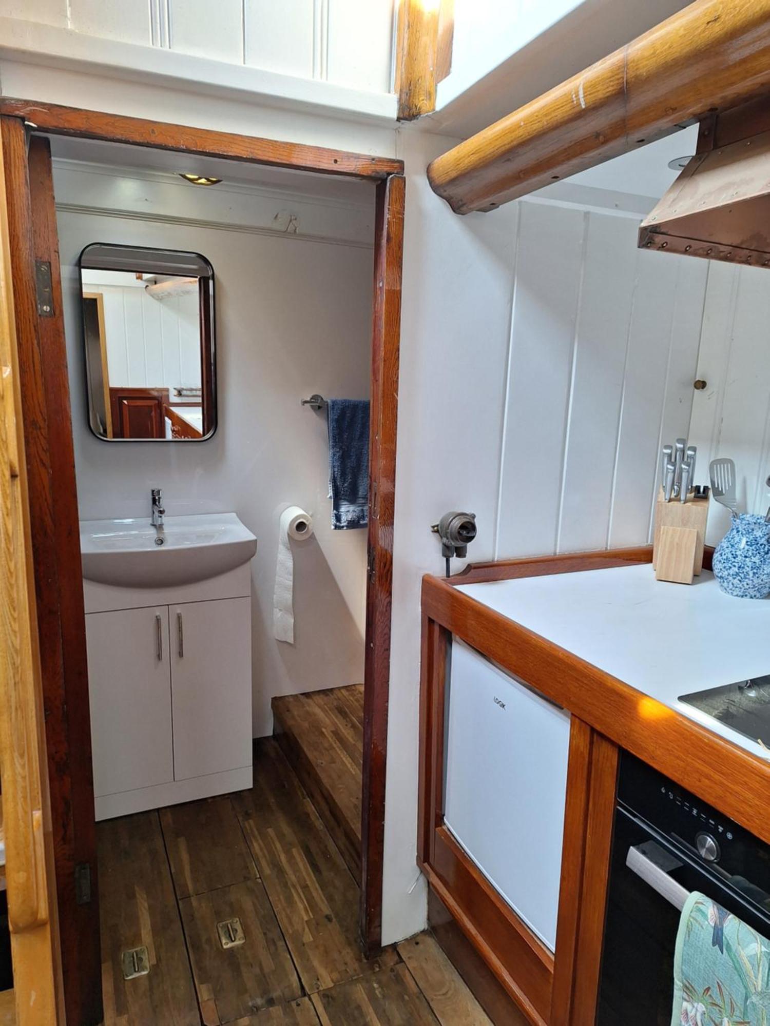 Historic Wooden Ship 'Ursula' Otel East Cowes Dış mekan fotoğraf