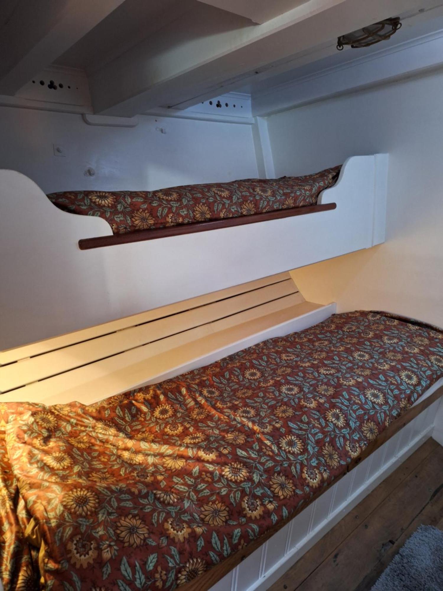 Historic Wooden Ship 'Ursula' Otel East Cowes Dış mekan fotoğraf
